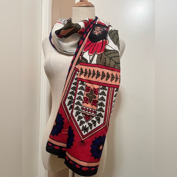 NEW SANA SAFINAZ WOMENS SHAWL SCARF COLORFUL
Aprox 25” W. 72” L - Picture 1 of 6